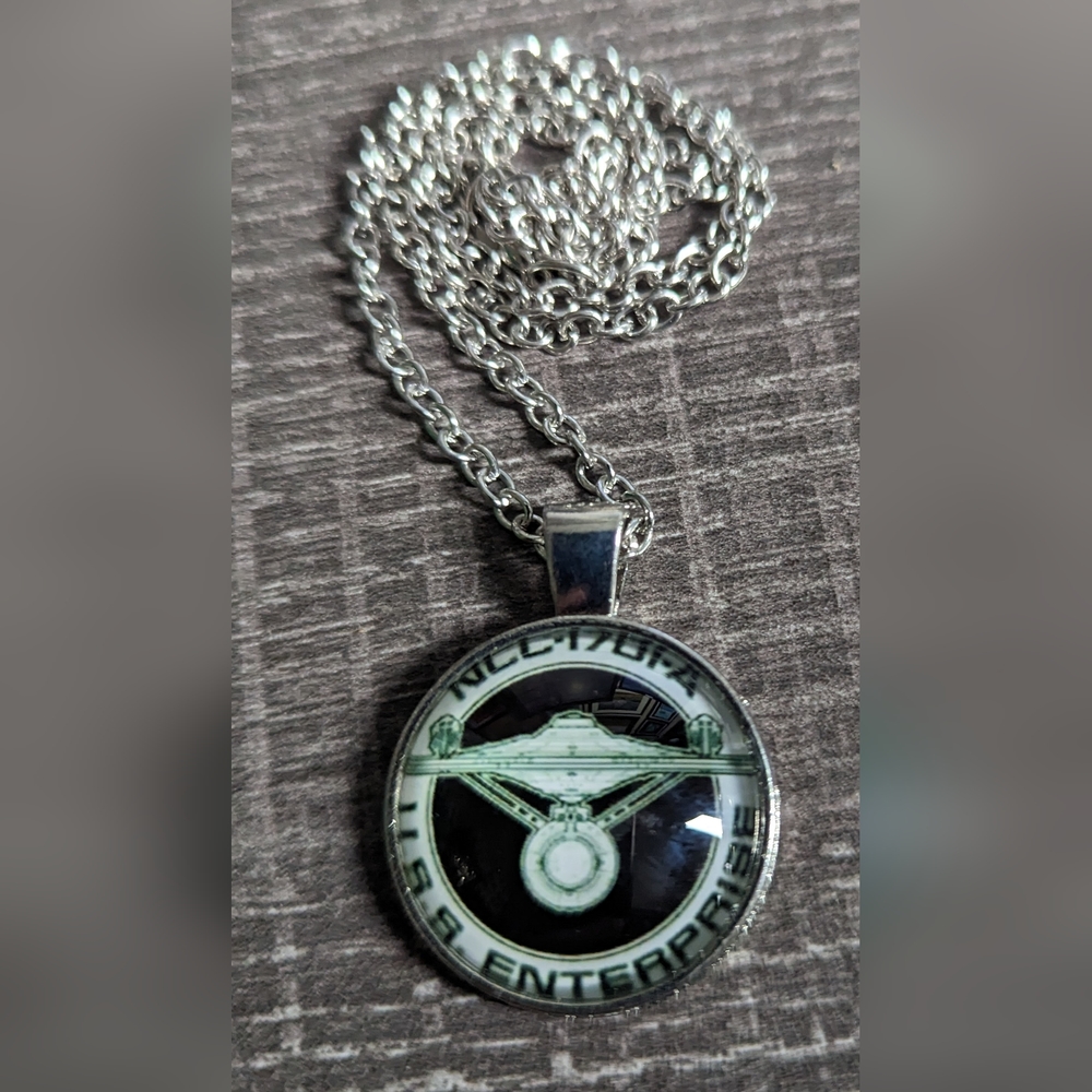 Star Trek USS Enterprise NCC-1701-A Necklace, NWOT